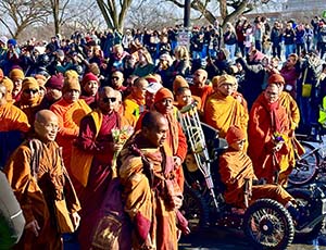 Vorschaubild für Beitrag: Walk for Peace. Mönche in Washington