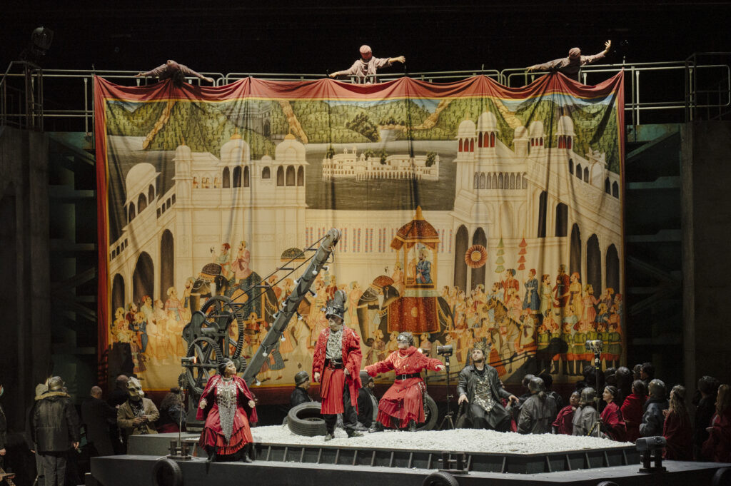 Yannick-Muriel Noah, Cody Quattlebaum, Katerina von Bennigsen, Christopher Jähnig, Chor des Theater Bonn
© Max Borchardt