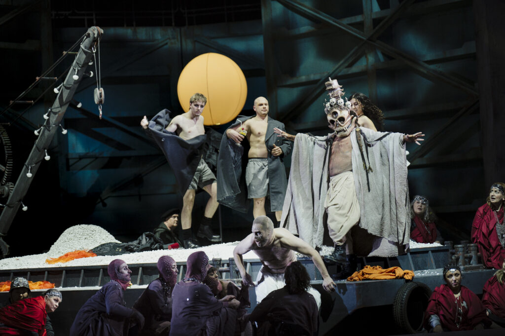 Statisterie, Cody Quattlebaum, Martin Tzonev, Chor des Theater Bonn, Tänzerinnen und Tänzer
© Max Borchardt