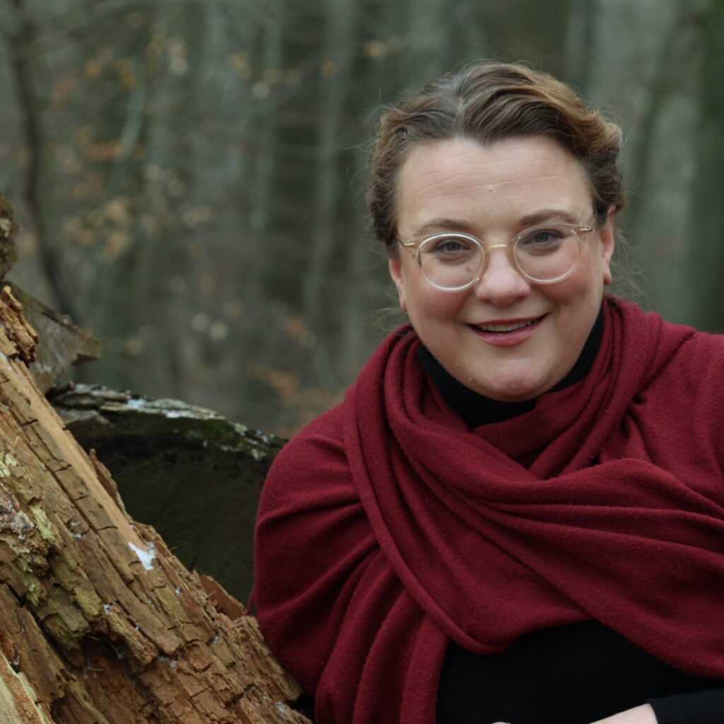 Anna Brychcy im Wald